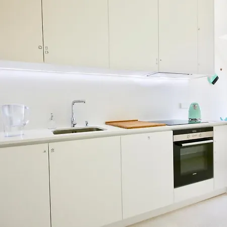 Luxury By Myplaceforyou, Very Quiet, Close To Time Out Market Apartment *