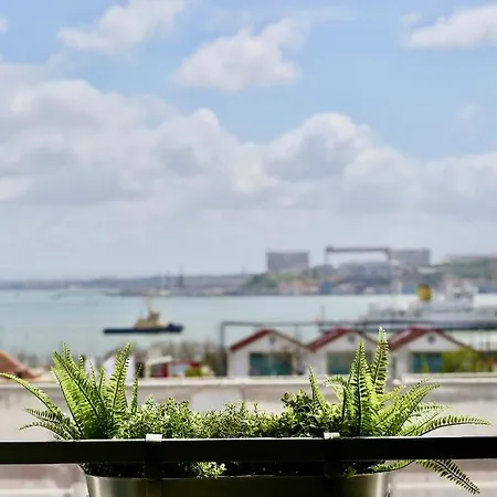 Luxury By Myplaceforyou, Very Quiet, Close To Time Out Market * Lissabon