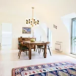 Apartment Luxury By Myplaceforyou, Very Quiet, Close To Time Out Market Lisbon